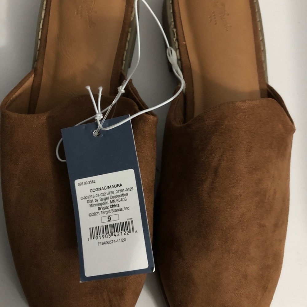Universal Threads size 9 cognac mules. NWT.